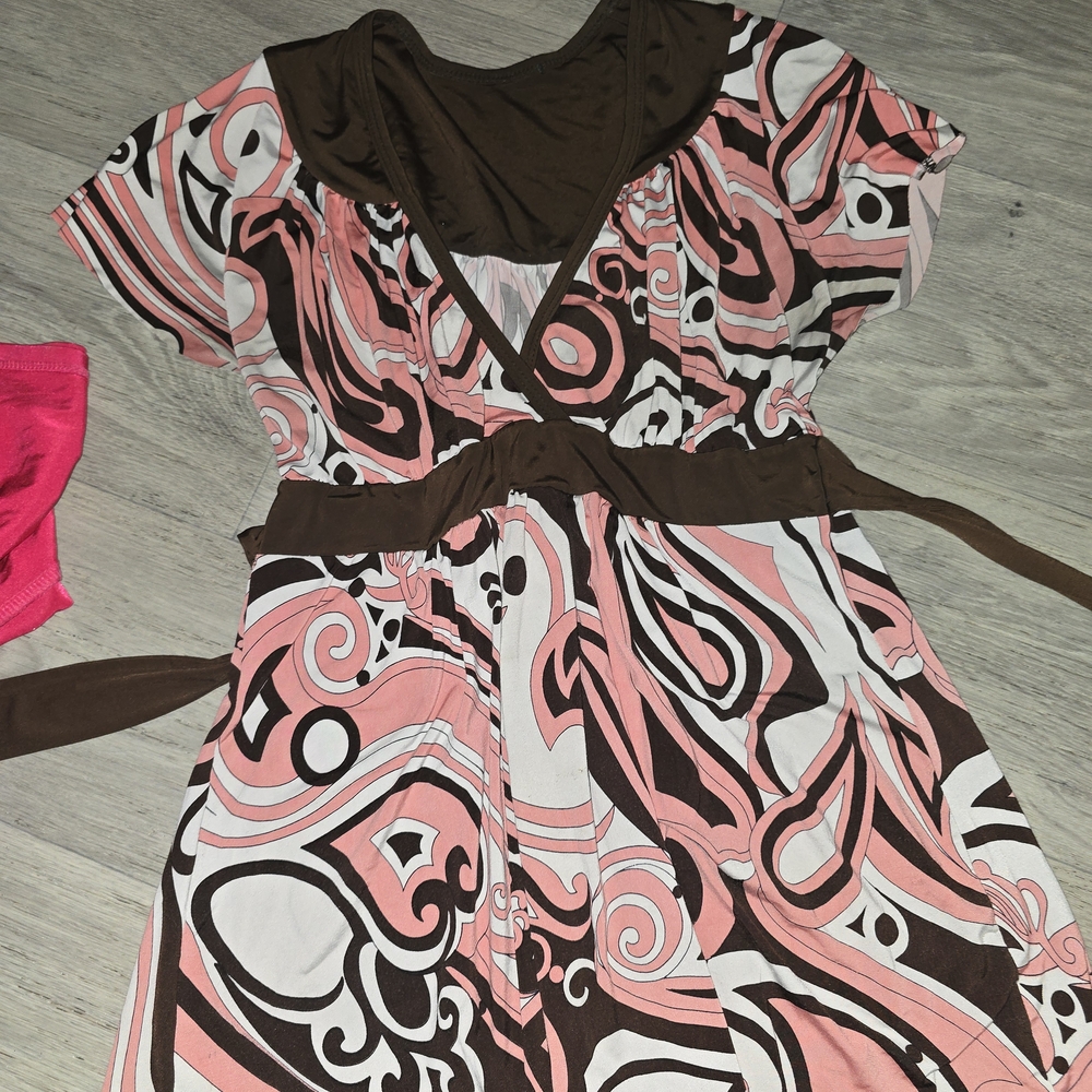 Women’s Pink and Brown Patterned V-Neck Dress